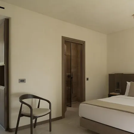 The Key Hotel 4*